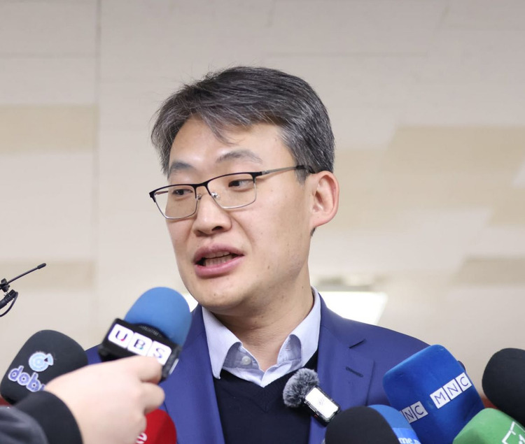 А.АМАРТҮВШИН: Хүүхдүүд ЭРХ ЭДЛЭДЭГ шигээ ХАРИУЦЛАГА ХҮЛЭЭХ ухамсарт суралцах ёстой